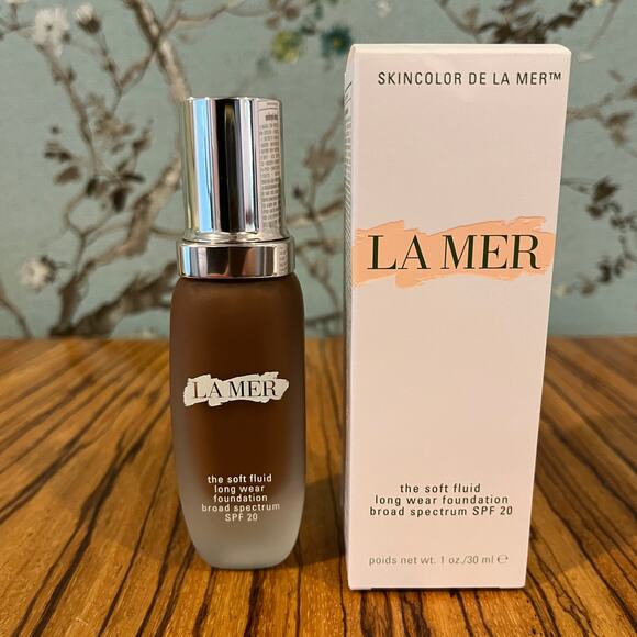 La Mer The Soft Fluid Long Wear Foundation Shade 420 Terra 1 oz. 30 ml - Picture 1 of 5